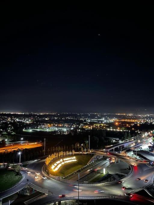 Luxury Penthouse Prishtina Apartamento Pristina Exterior foto