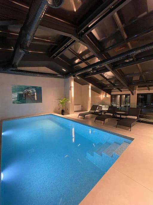 Luxury Penthouse Prishtina Apartamento Pristina Exterior foto