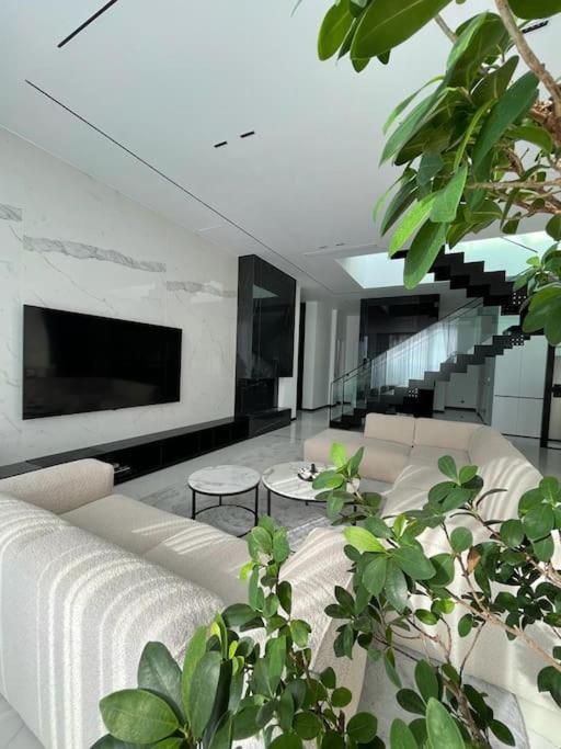 Luxury Penthouse Prishtina Apartamento Pristina Exterior foto