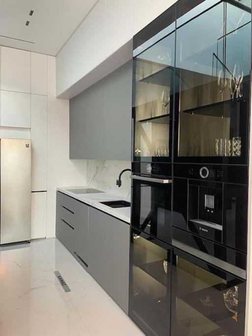 Luxury Penthouse Prishtina Apartamento Pristina Exterior foto