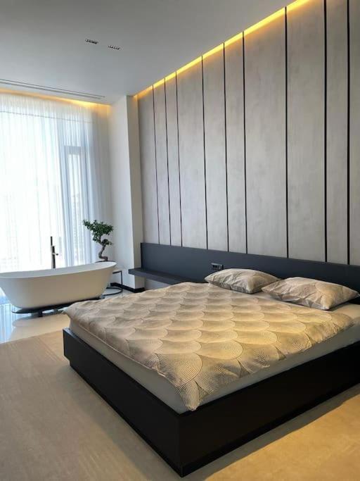 Luxury Penthouse Prishtina Apartamento Pristina Exterior foto