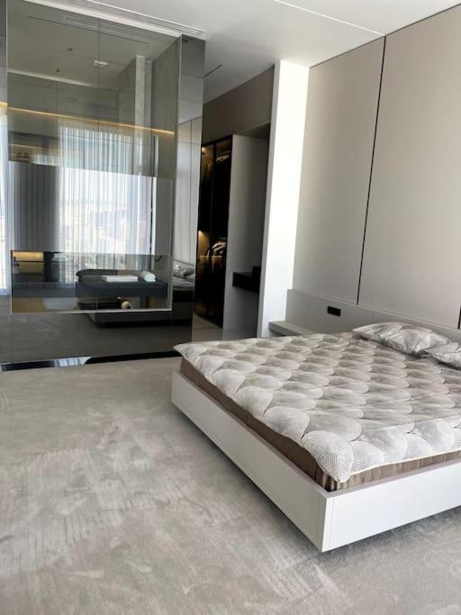 Luxury Penthouse Prishtina Apartamento Pristina Exterior foto